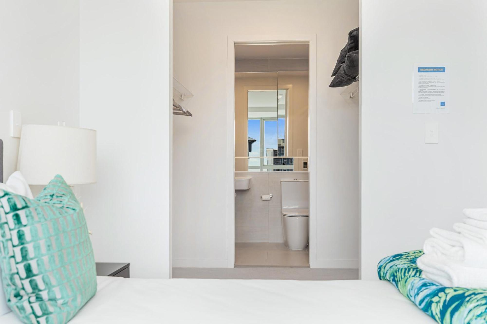 Brand New Luxe 3-bed In Aotea Square Apartment